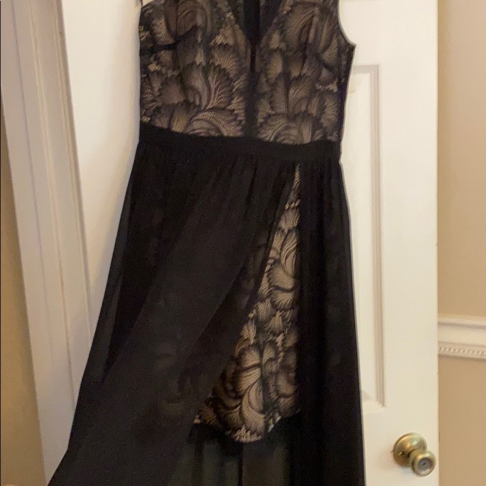 Dress - Picture 3 of 4